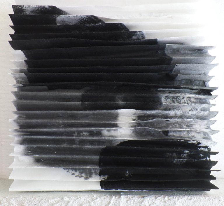 Auch wenn jedes Werk anders ist, spielt die Musik im Hintergrund der Werke, mit denen ich zufrieden bin.